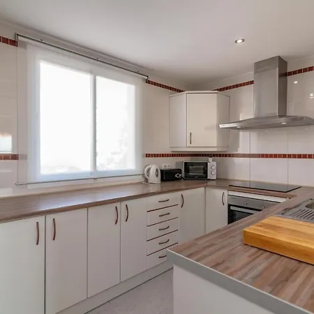 Vb Golondrinas Recently Renovated 2bdr Apt *